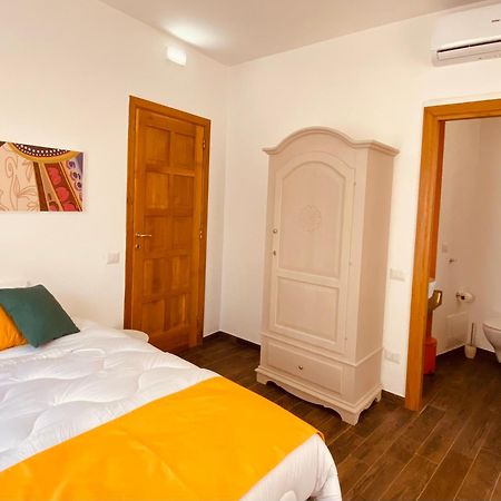 Carrales Guest House นูโอโร ภายนอก รูปภาพ
