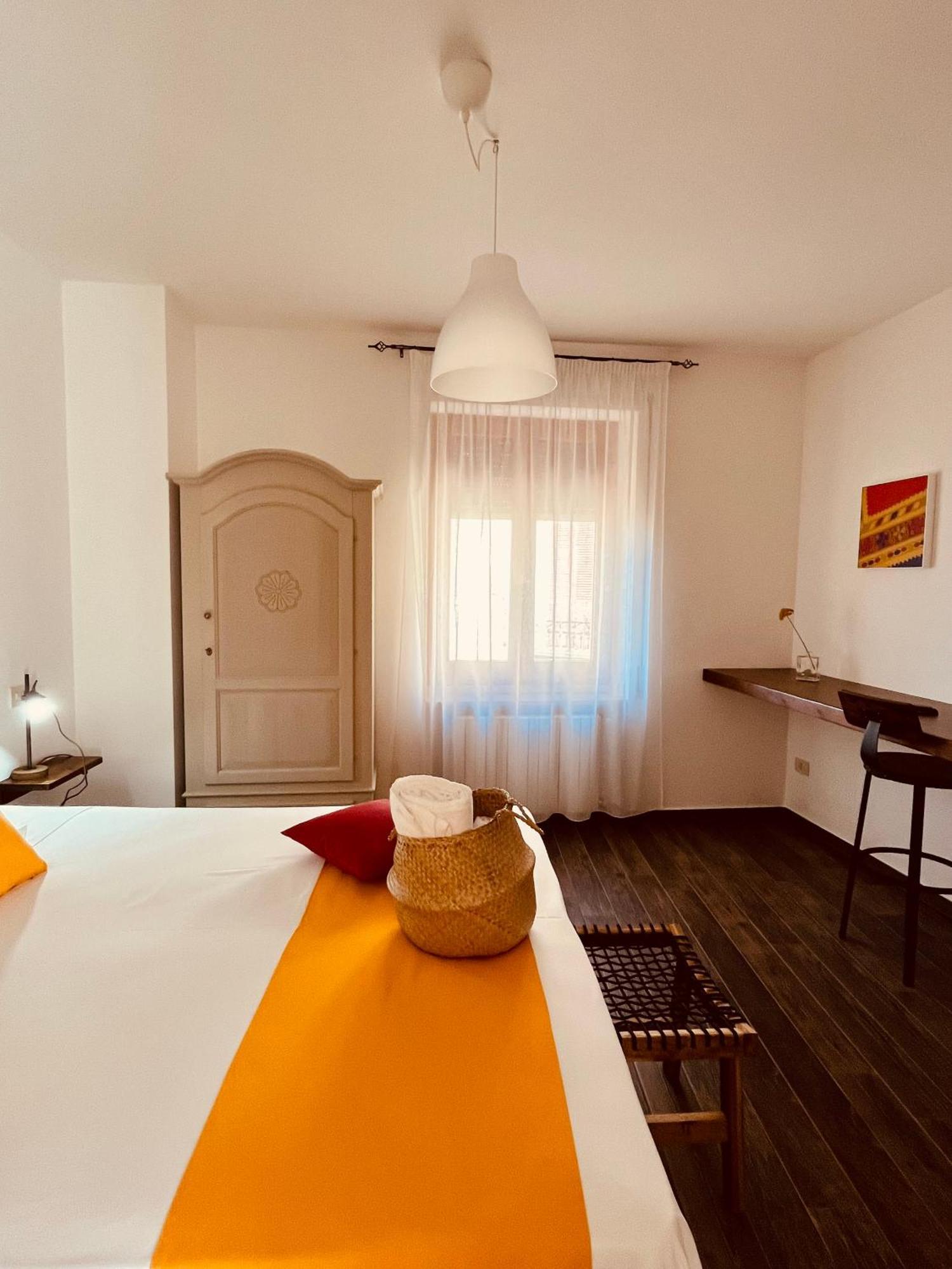Carrales Guest House นูโอโร ภายนอก รูปภาพ