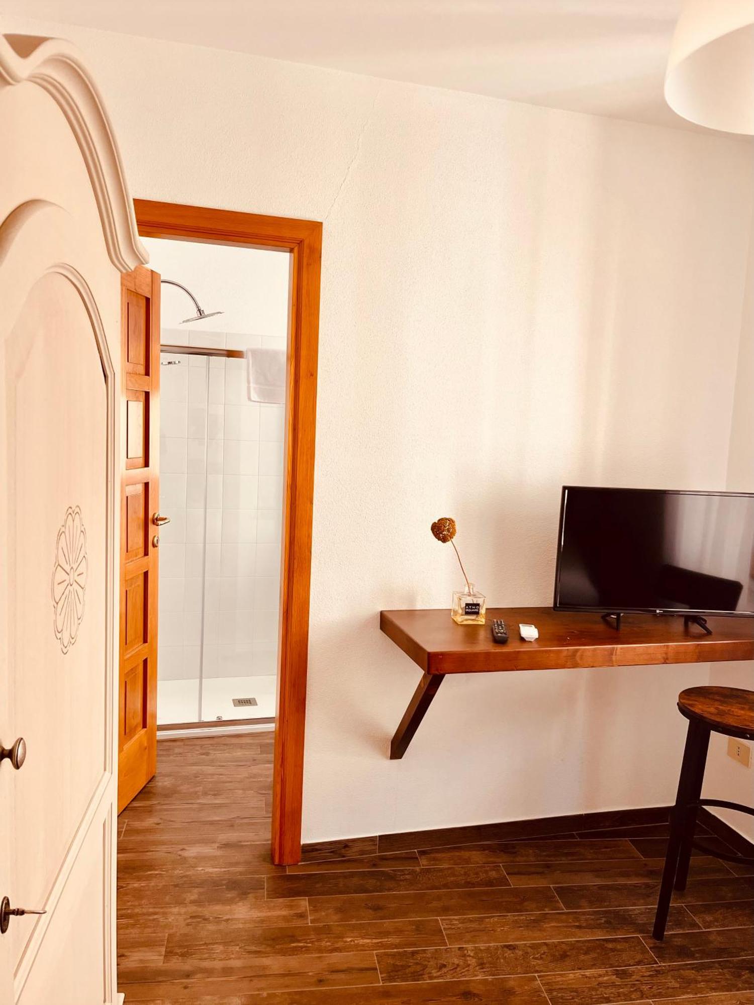 Carrales Guest House นูโอโร ภายนอก รูปภาพ