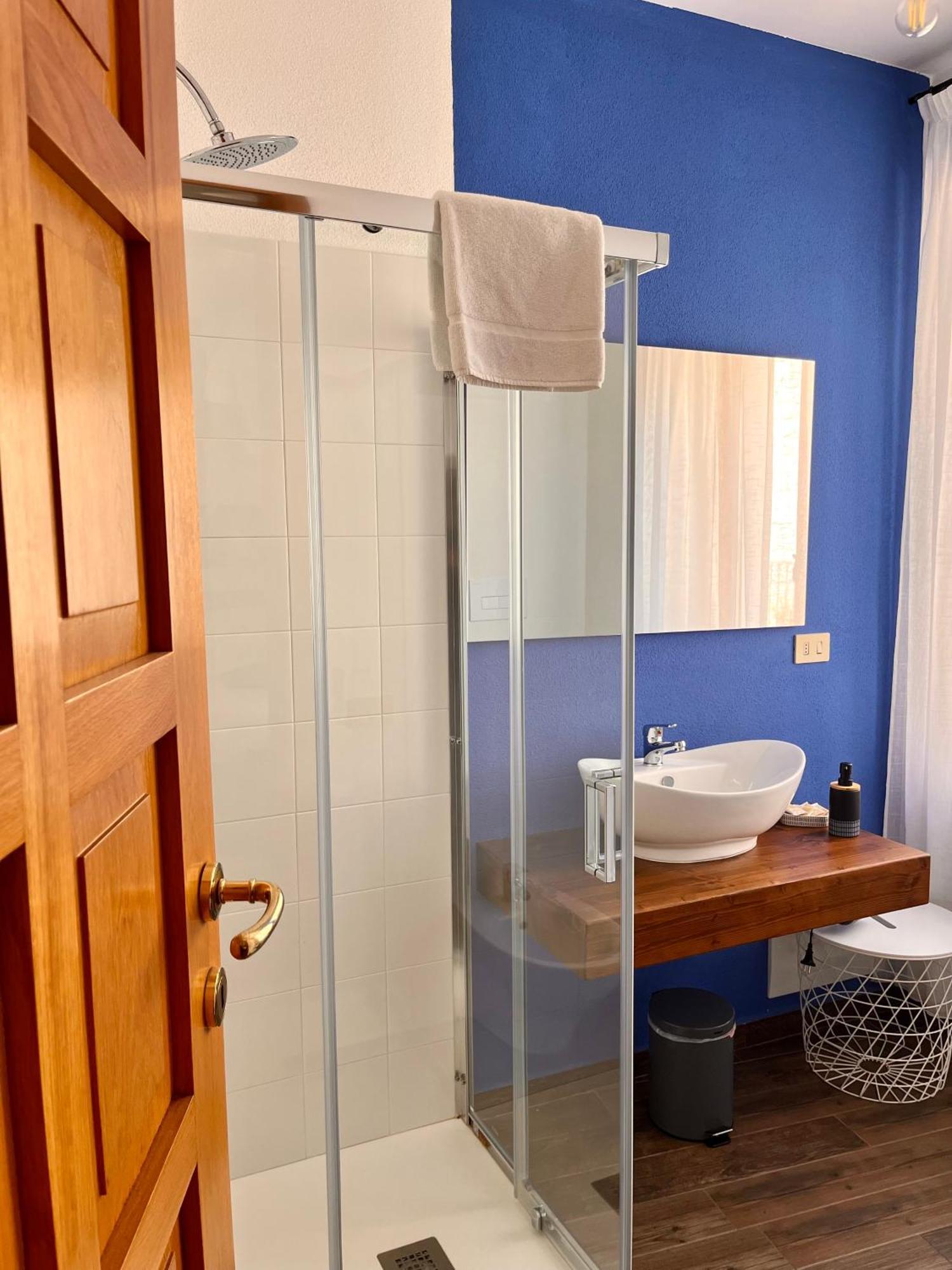 Carrales Guest House นูโอโร ภายนอก รูปภาพ